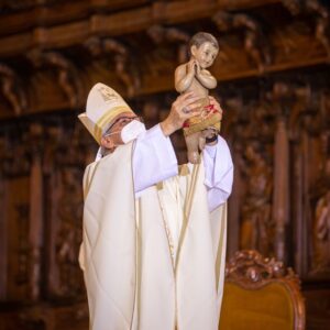 Arzobispo de Lima: «Dios nace entre los escondidos del mundo»