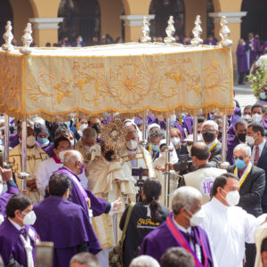 Corpus Christi: miles de personas se congregaron en la Plaza Mayor de Lima